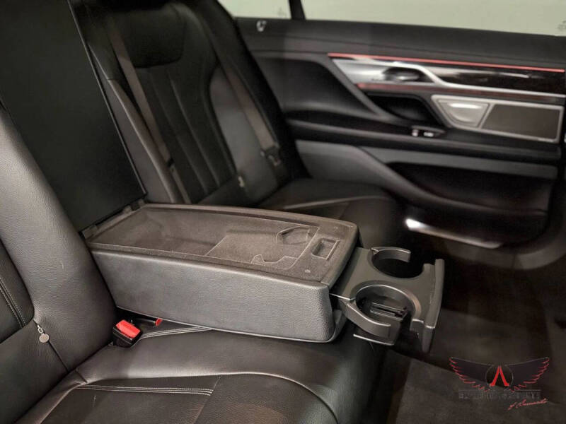 2018 BMW 7 Series 740i