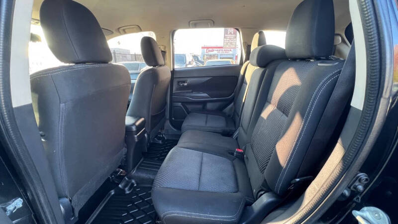 2016 Mitsubishi Outlander SE