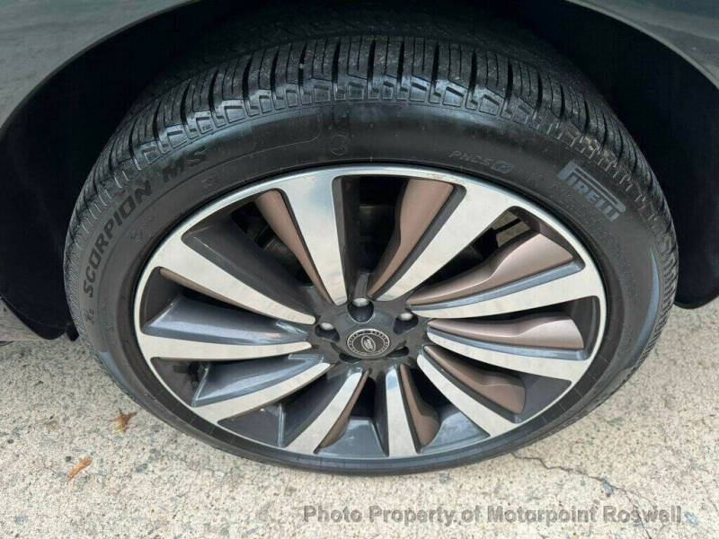 2025 Land Rover Range Rover P615 SV LWB