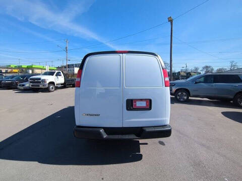 2025 Chevrolet Express 2500