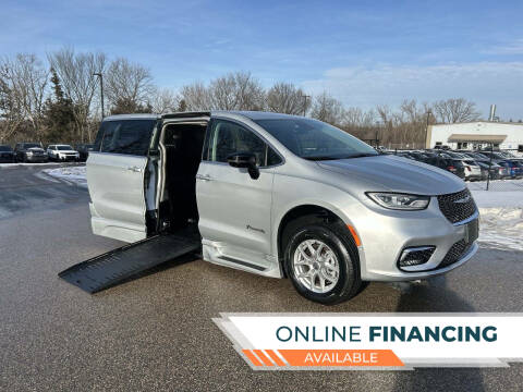 2024 Chrysler Pacifica Touring L