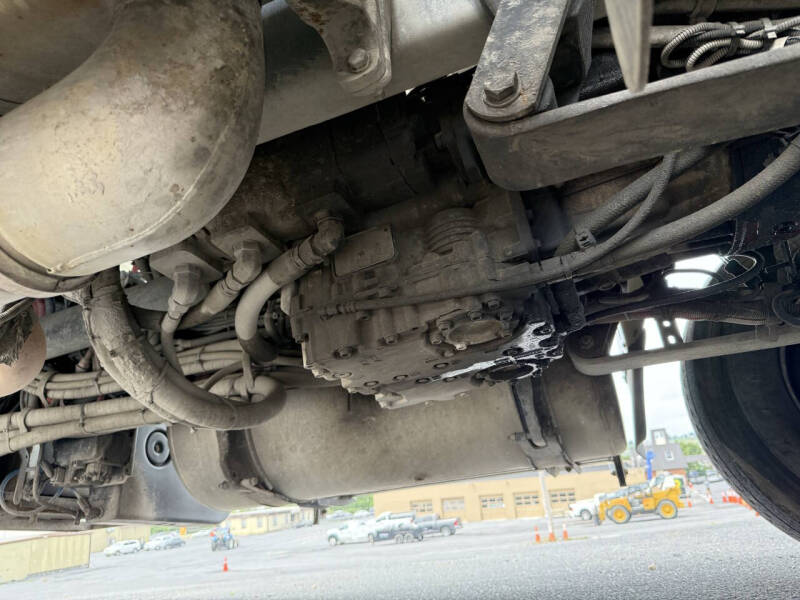 2011 Freightliner M2 106