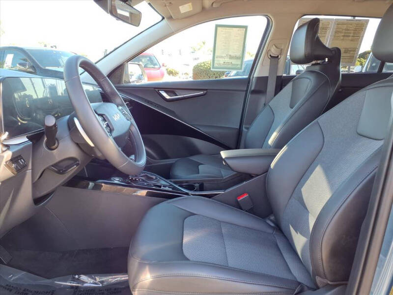 2025 Kia Niro EX