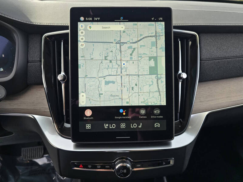 2025 Volvo XC90 B6 Core Bright Theme