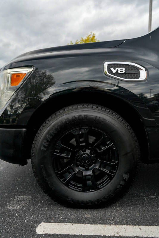 2017 Nissan Titan SV