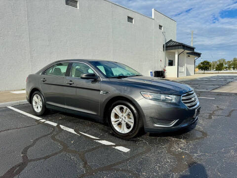 2015 Ford Taurus SE