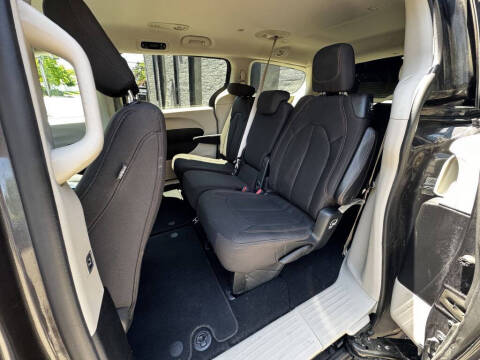 2017 Chrysler Pacifica Touring