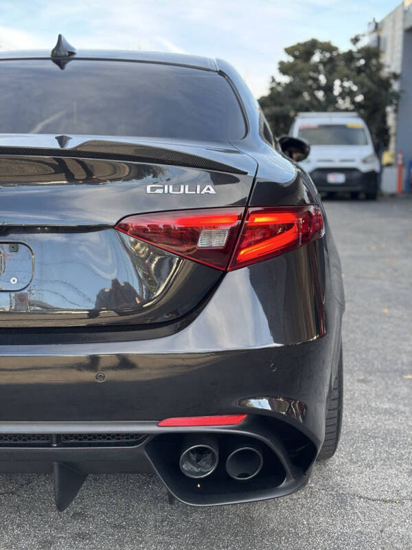 2017 Alfa Romeo Giulia Quadrifoglio