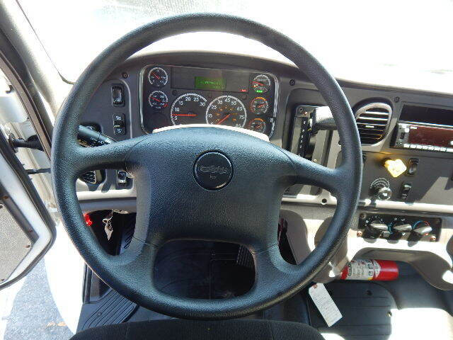 2016 Freightliner M2 106