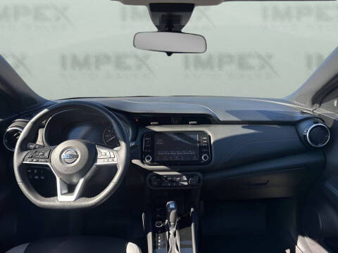 2021 Nissan Kicks SR