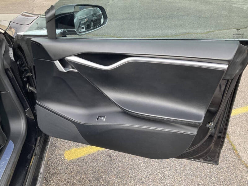 2016 Tesla Model S 70D