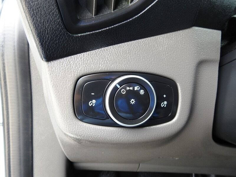 2020 FORD Transit Connect Van - $19,900