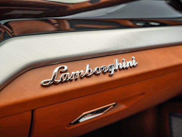 2022 Lamborghini Urus