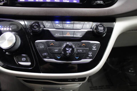 2020 Chrysler Pacifica Touring