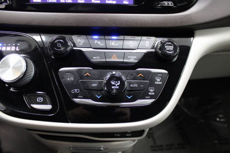 2020 Chrysler Pacifica Touring