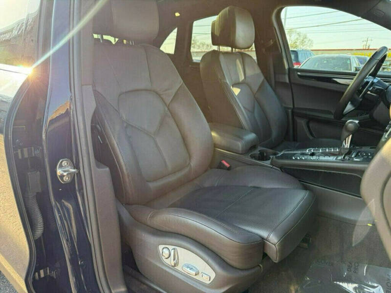 2017 Porsche Macan