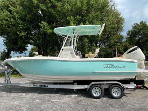 2021 Pioneer 222 Islander