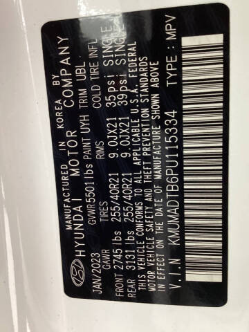 2023 Genesis GV70 2.5T Standard