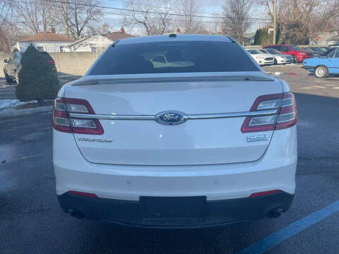 2016 Ford Taurus SHO