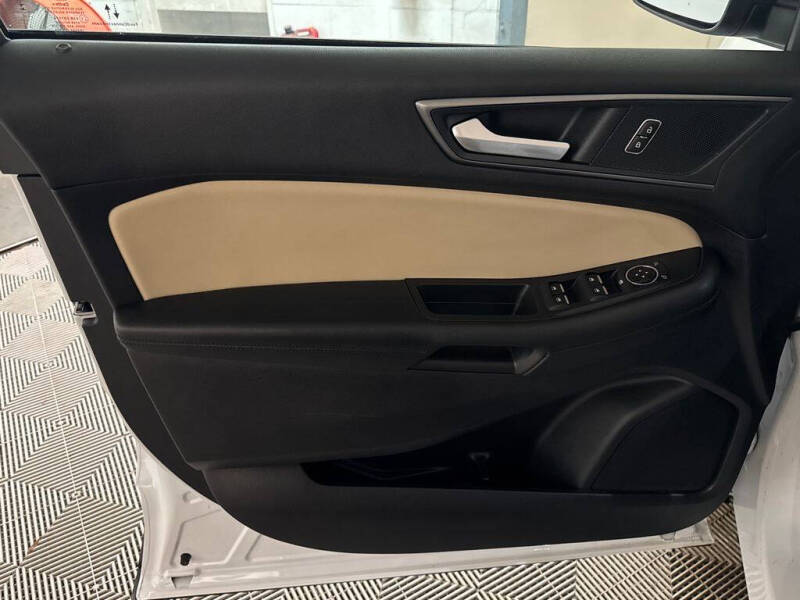 2021 Ford Edge SE