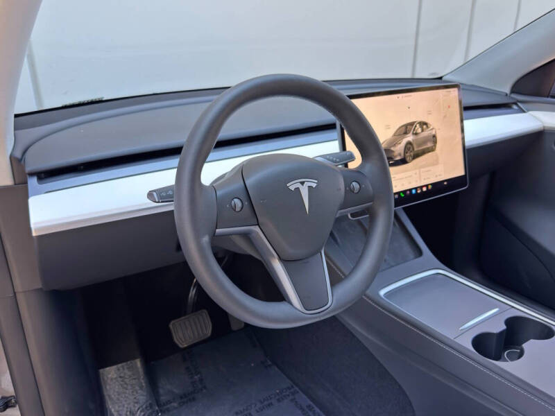 2024 Tesla Model Y Long Range