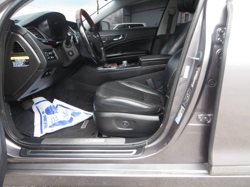 2016 Kia K900 Luxury V6