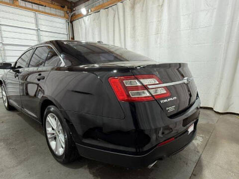 2016 Ford Taurus SEL