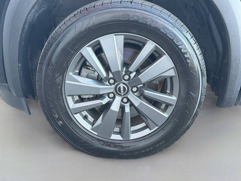 2023 Nissan Pathfinder SV