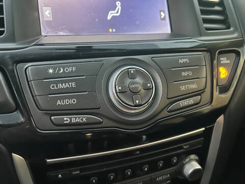 2017 Nissan Pathfinder SV