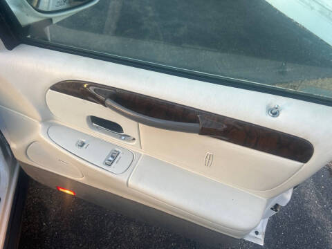 1998 Lincoln Town Car Executive