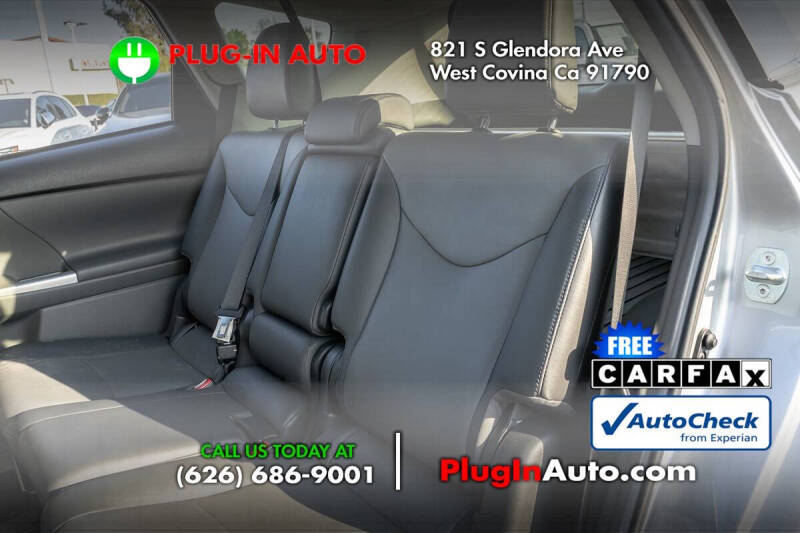 2013 Toyota Prius v Five