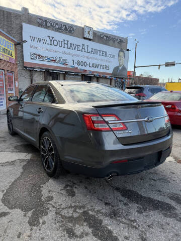 2018 Ford Taurus SEL