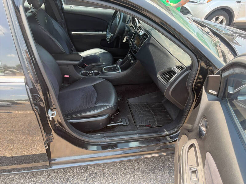 2011 Chrysler 200 S