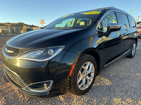 2020 Chrysler Pacifica for sale at 1st Quality Motors LLC in Gallup NM