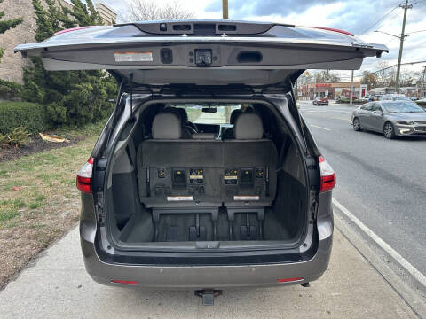 2017 Toyota Sienna Limited Premium 7-Passenger