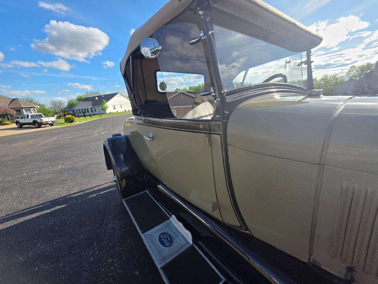 1928 Ford Roadster 122