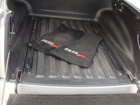 2004 Chevrolet SSR LS