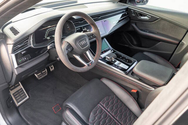 2023 Audi RS Q8 4