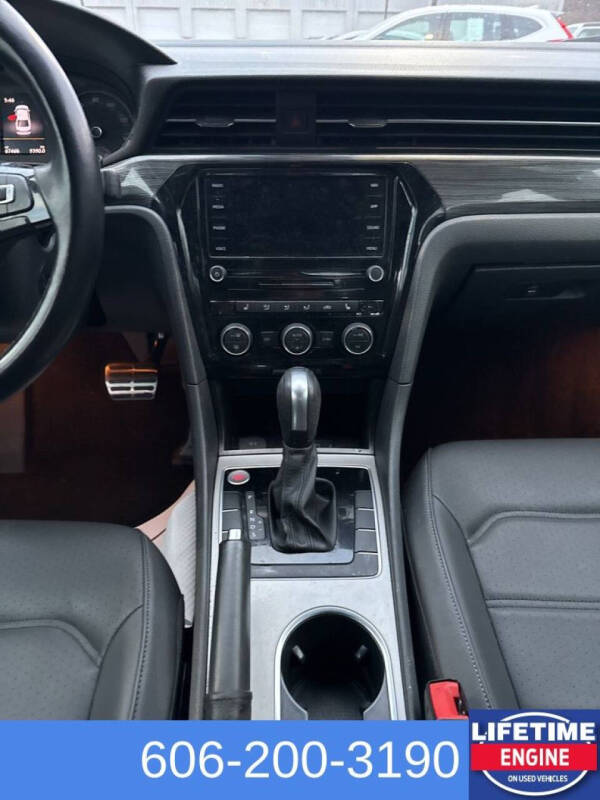 2021 Volkswagen Passat R-Line