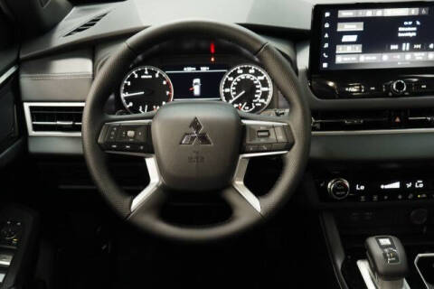 2026 Mitsubishi Outlander LE