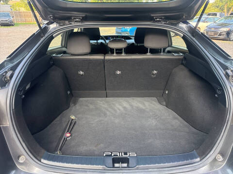 2020 Toyota Prius LE