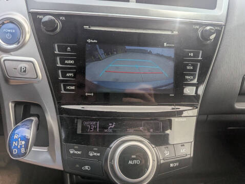 2017 Toyota Prius v Four