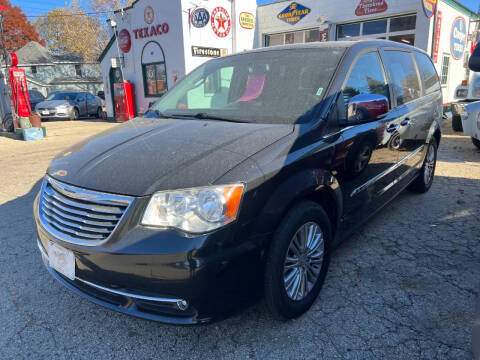 2015 Chrysler Town and Country for sale at Nelson's Straightline Auto in Independence WI