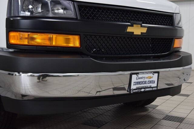 2025 Chevrolet Express 2500