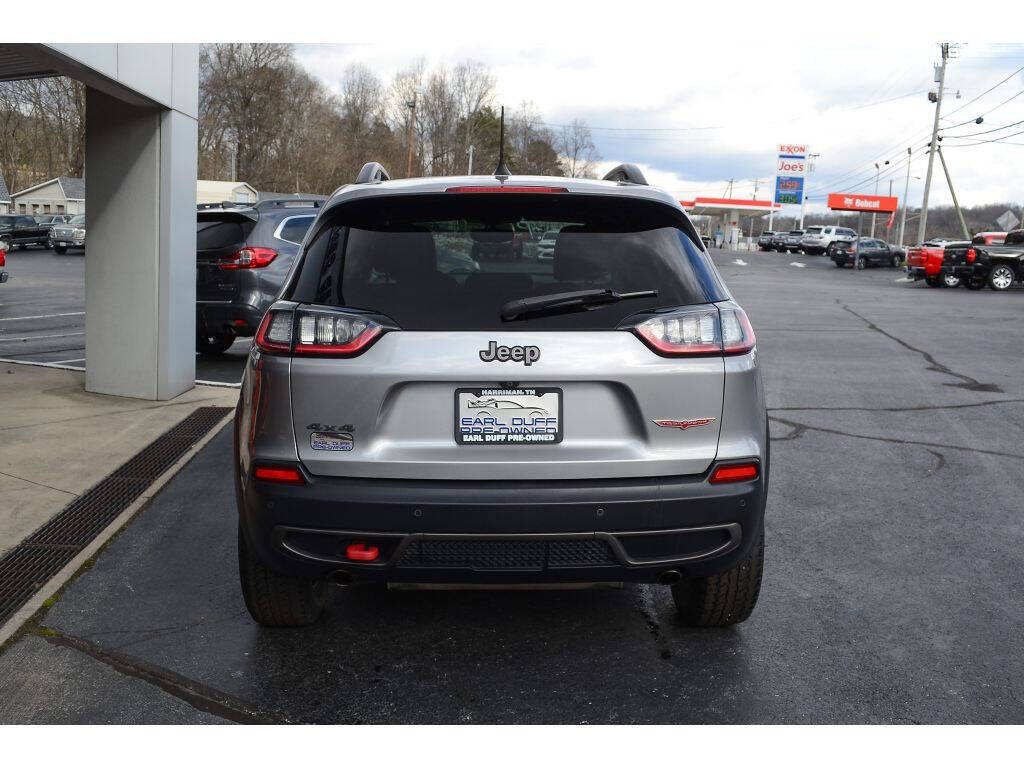 2019 Jeep Cherokee for sale at EARL DUFF PRE-OWNED CENTER in Harriman, TN