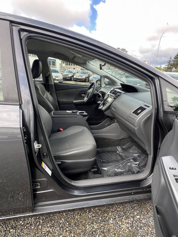 2012 Toyota Prius v Two