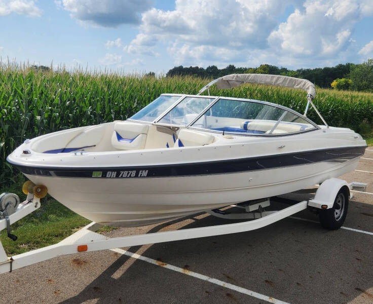 2003 Bayliner 205