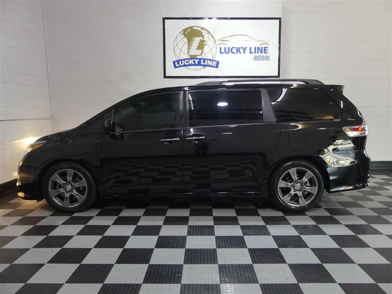 2017 Toyota Sienna SE Premium 8-Passenger