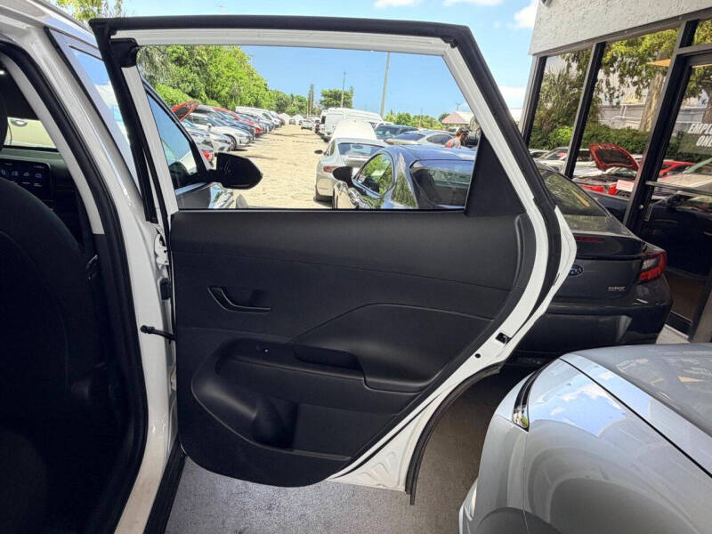 2025 Hyundai Kona SEL