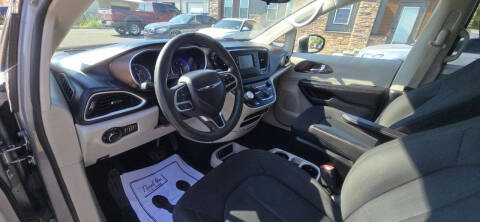 2017 Chrysler Pacifica LX